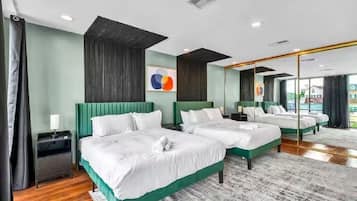 4 bedrooms, iron/ironing board, WiFi, bed sheets