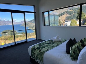 4 bedrooms, iron/ironing board, travel cot, WiFi