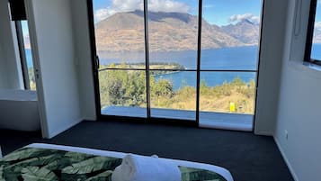 4 bedrooms, iron/ironing board, travel cot, WiFi