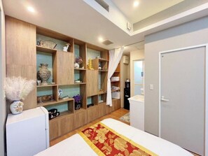 1 bedroom, desk, free WiFi, bed sheets