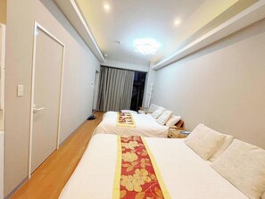 1 bedroom, desk, free WiFi, bed sheets