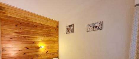 1 間睡房、上網