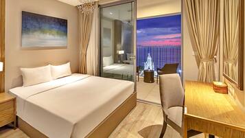 Family Condo, Partial Sea View | 1 bedroom, Egyptian cotton sheets, premium bedding, memory foam beds