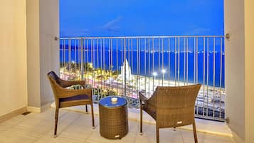 Condo premier, vista parcial para o mar | Terraço/pátio