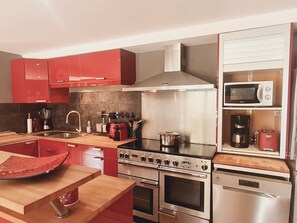 Fridge, microwave, oven, dishwasher