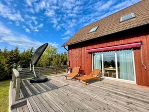 Terrace/patio - Vacation home with view and access to the BalticSea and bathing lake at the rear (Tirbi)