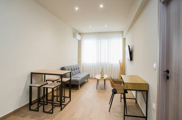 Interior - Charming 1-bedroom apartment with AC, WiFi in lovely Athina (Athina)