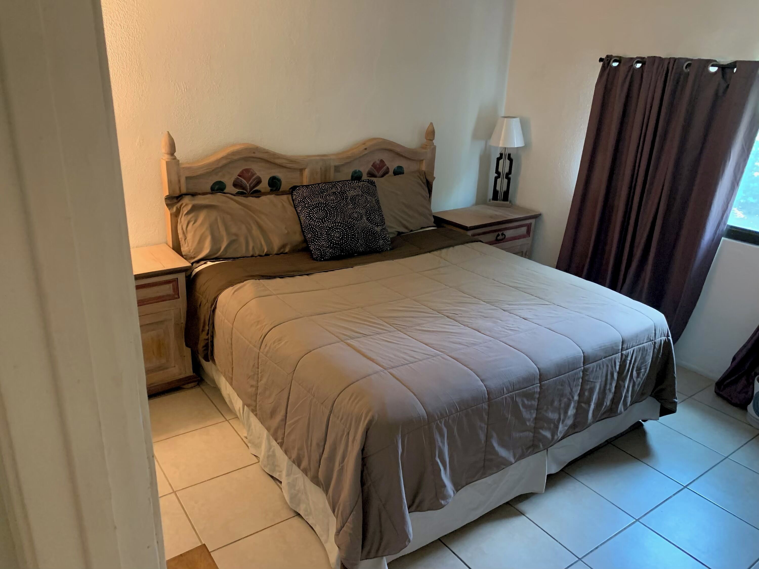 2 dormitorios, tabla de planchar con plancha, wifi y ropa de cama