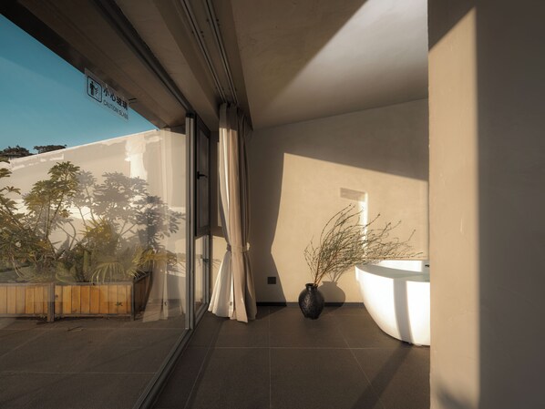 Superior Suite, Courtyard View | Terrace/patio