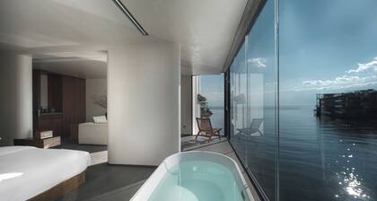 Mangshu Taotangzhiqiu Seaview Hotel