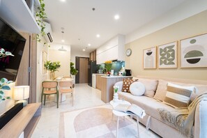 Smart TV, books - Escape to a Serene 2BR Retreat in East Ho Chi Minh – Stay Longer, Relax More (Hồ Chí Minh)