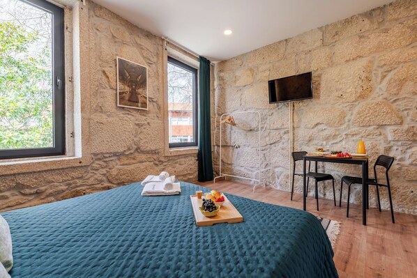 1 chambre, fer et planche à repasser, Wi-Fi gratuit, draps fournis