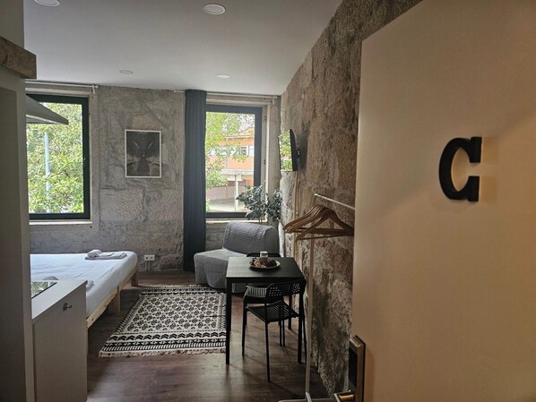 1 camera, ferro/asse da stiro, Wi-Fi gratuito, lenzuola