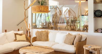 Paradise Palms Tropical Villa - Aanuka