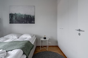 1 habitación, escritorio, tabla de planchar con plancha y wifi gratis