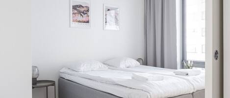 1 dormitori, escriptori, planxa i posts de planxar i wifi gratuïta