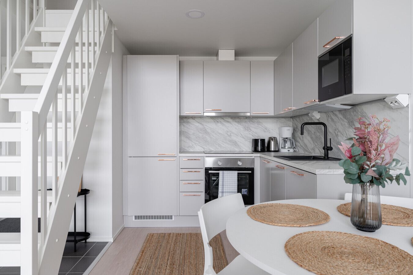 Frigorífic, microones, forn i placa de cuina 