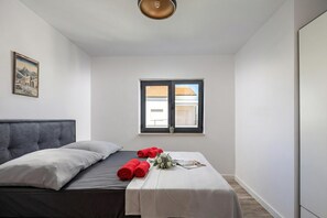 Perhehuvila, 6 makuuhuonetta, parveke (Villa Claudio) | 6 makuuhuonetta