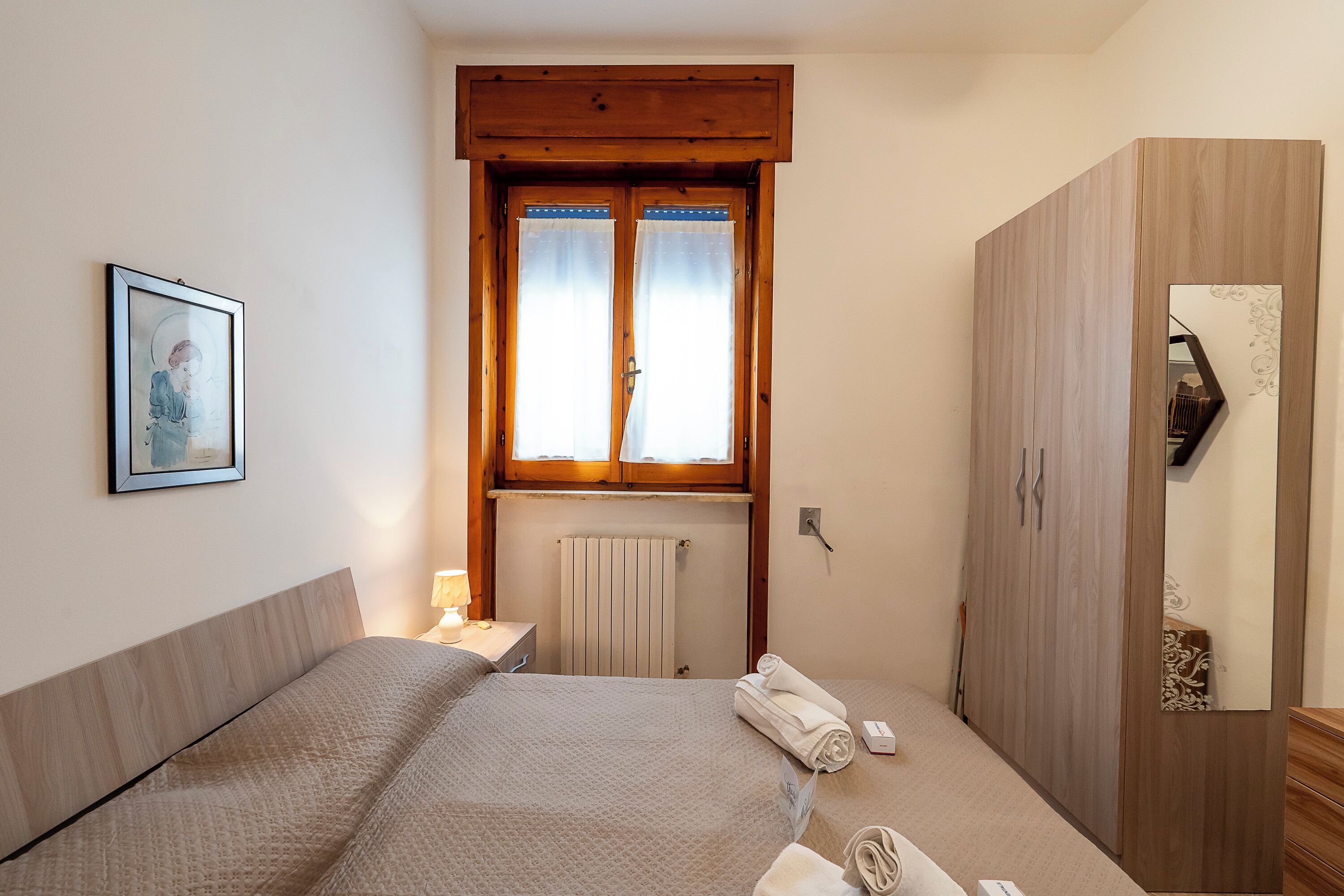 2 bedrooms, bed sheets