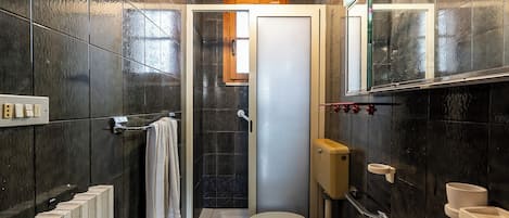 Family Apartment, Multiple Bedrooms (Casa Torre San Giovanni Near the Sea) | Bathroom | Shower, bidet, towels, soap