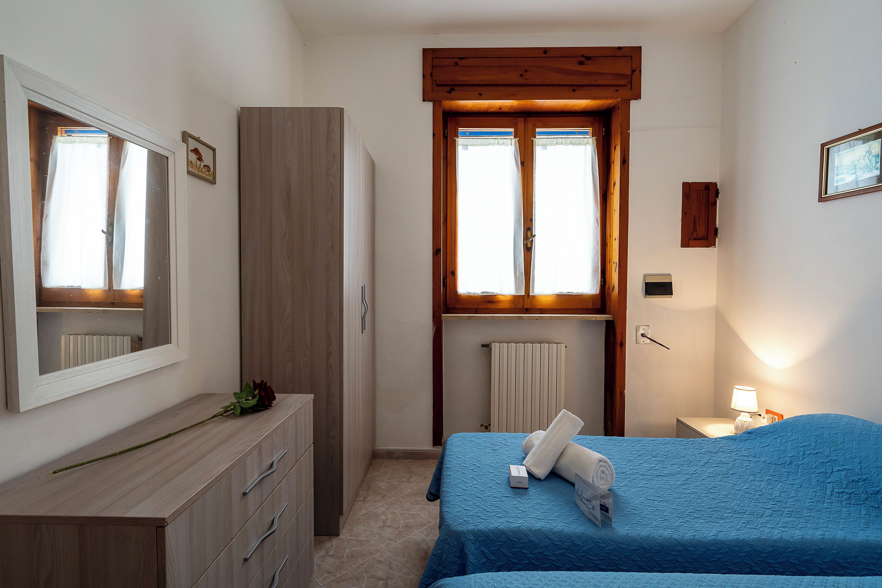 Familienapartment, Mehrere Schlafzimmer (Casa Torre San Giovanni Near the Sea) | 2 Schlafzimmer, Bettwäsche