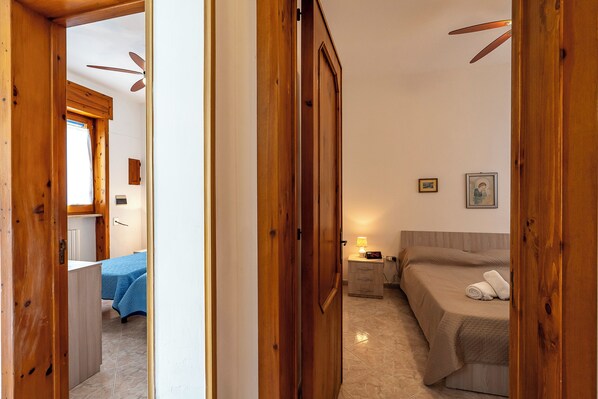 Appartement familial, plusieurs chambres (Casa Torre San Giovanni Near the Sea) | 2 chambres, literie fournie