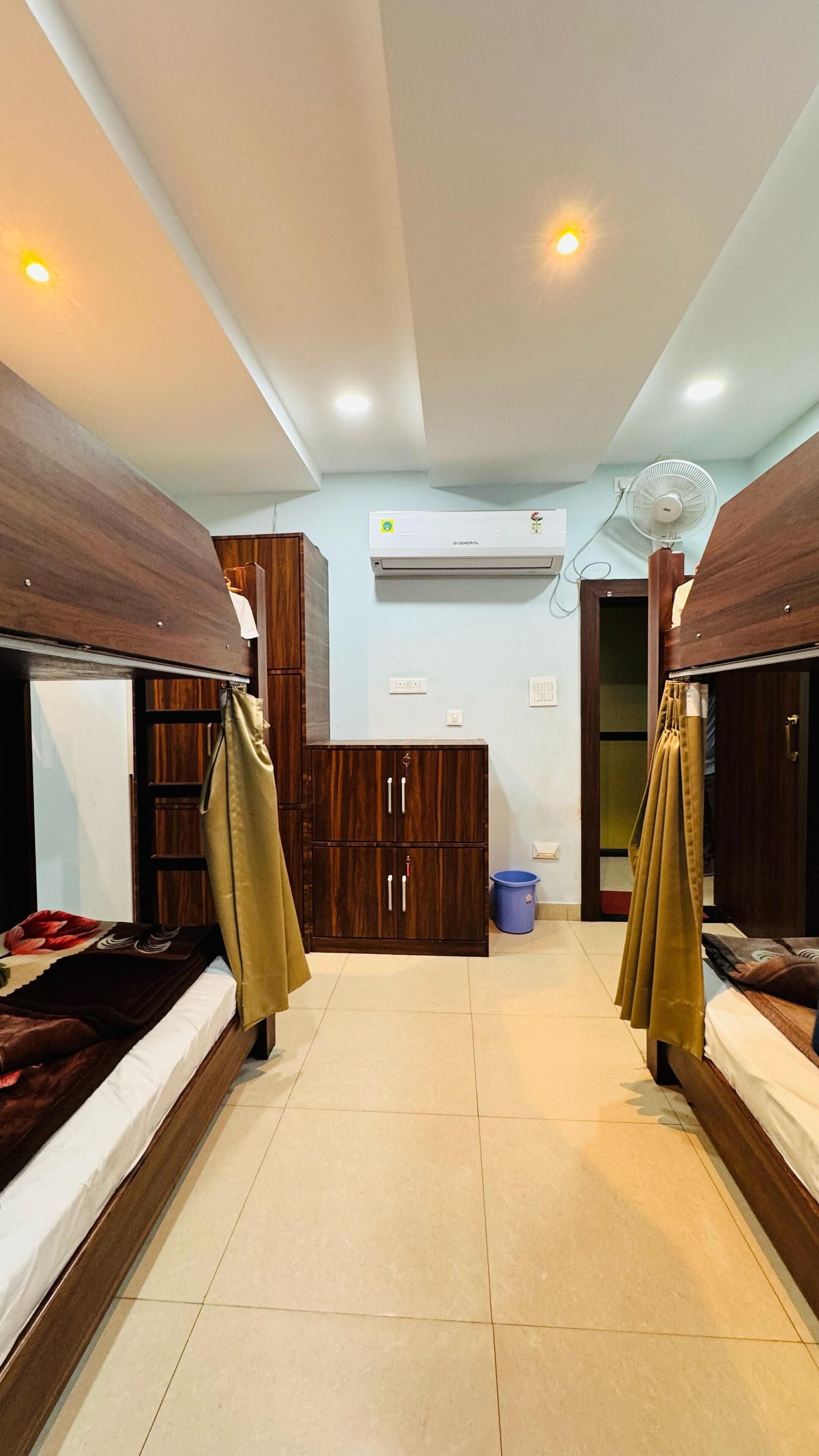 Schreibtisch, kostenloses WLAN