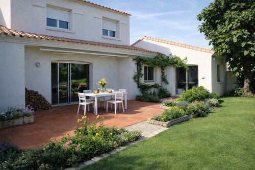 Spacious house with a large garden – 8 people – La Chaume