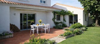 Spacious house with a large garden – 8 people – La Chaume