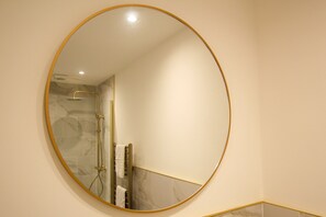 Shower - Chic & Peaceful Annex in Heswall Private Garden (Heswall)