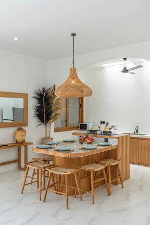 Dining - NEW Ricefields View 3BR Central - Canggu beach (pererenan)