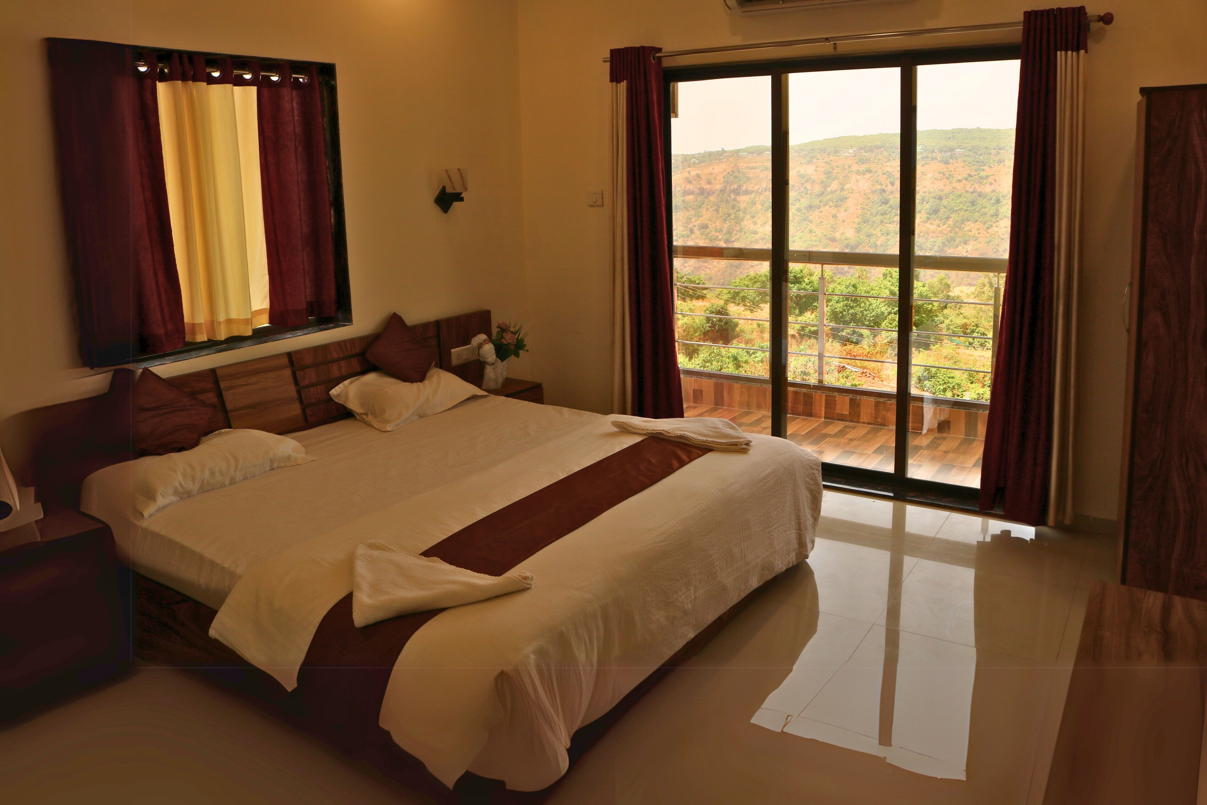 Deluxe Double Room, Hill View | Desk, laptop workspace, free WiFi, bed sheets