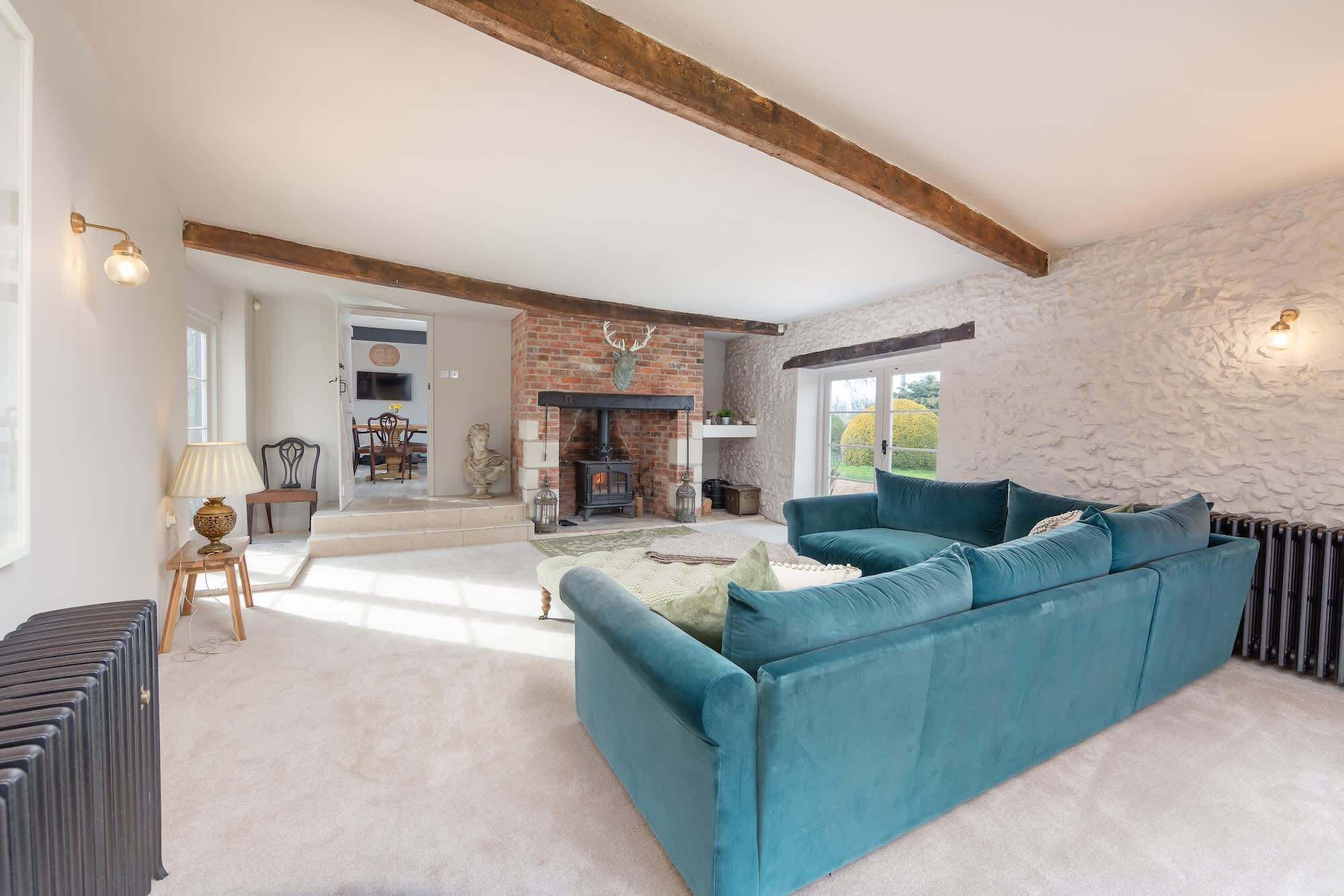 TV, fireplace, offices