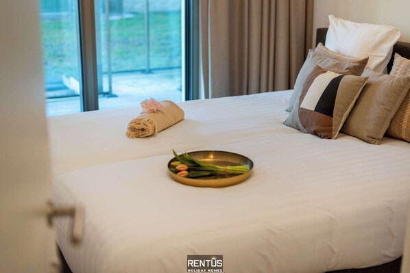 2 slaapkamers, een bureau, reisbedje, wifi