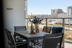 Outdoor dining - Harbour Feeling-luxury apartment at Ostend marina (Oostende)