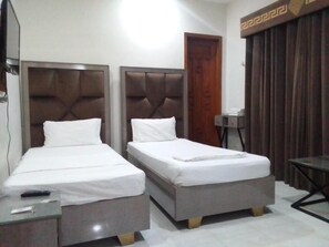 Standaard kamer, 1 twee- of 2 eenpersoonsbedden, uitzicht op de stad | Gratis wifi