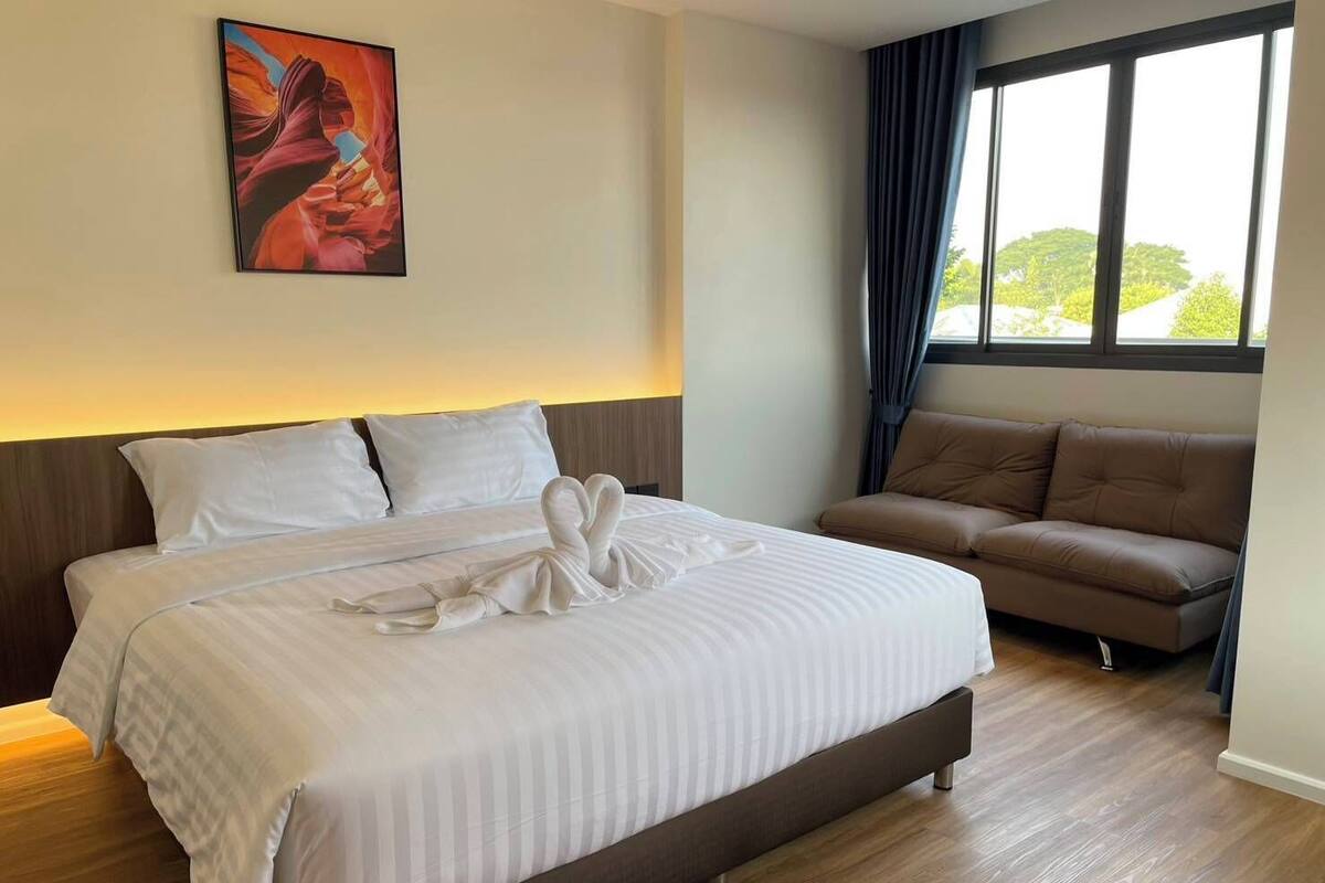 1 bedroom, minibar, desk, soundproofing