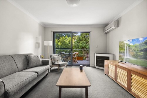 Spacious 2-Bed Apartment in Heart of Leura