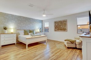 4 bedrooms, desk, iron/ironing board, free WiFi