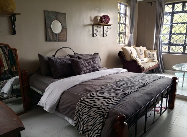 2 bedrooms, bed sheets - Welcome to Sereni Stays – A Peaceful Retreat Near Menengai Crater. (Nakuru)