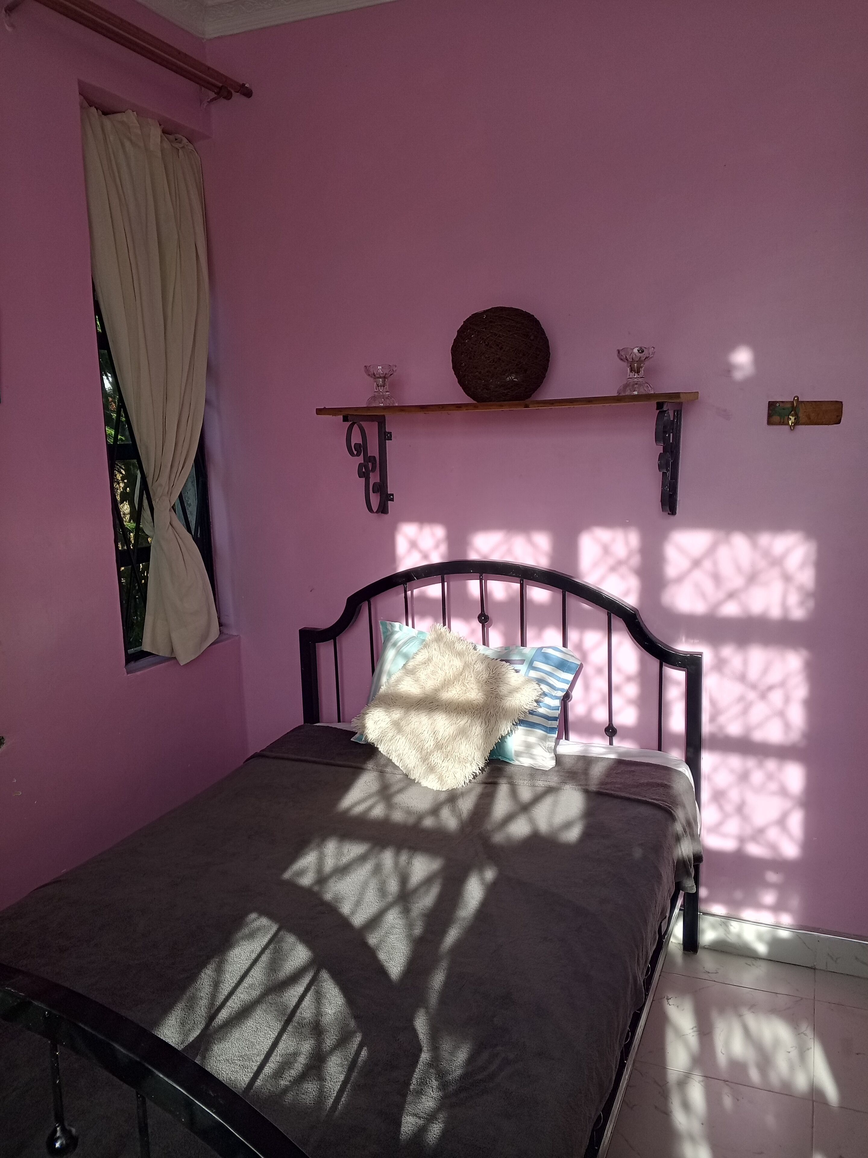 2 bedrooms, bed sheets