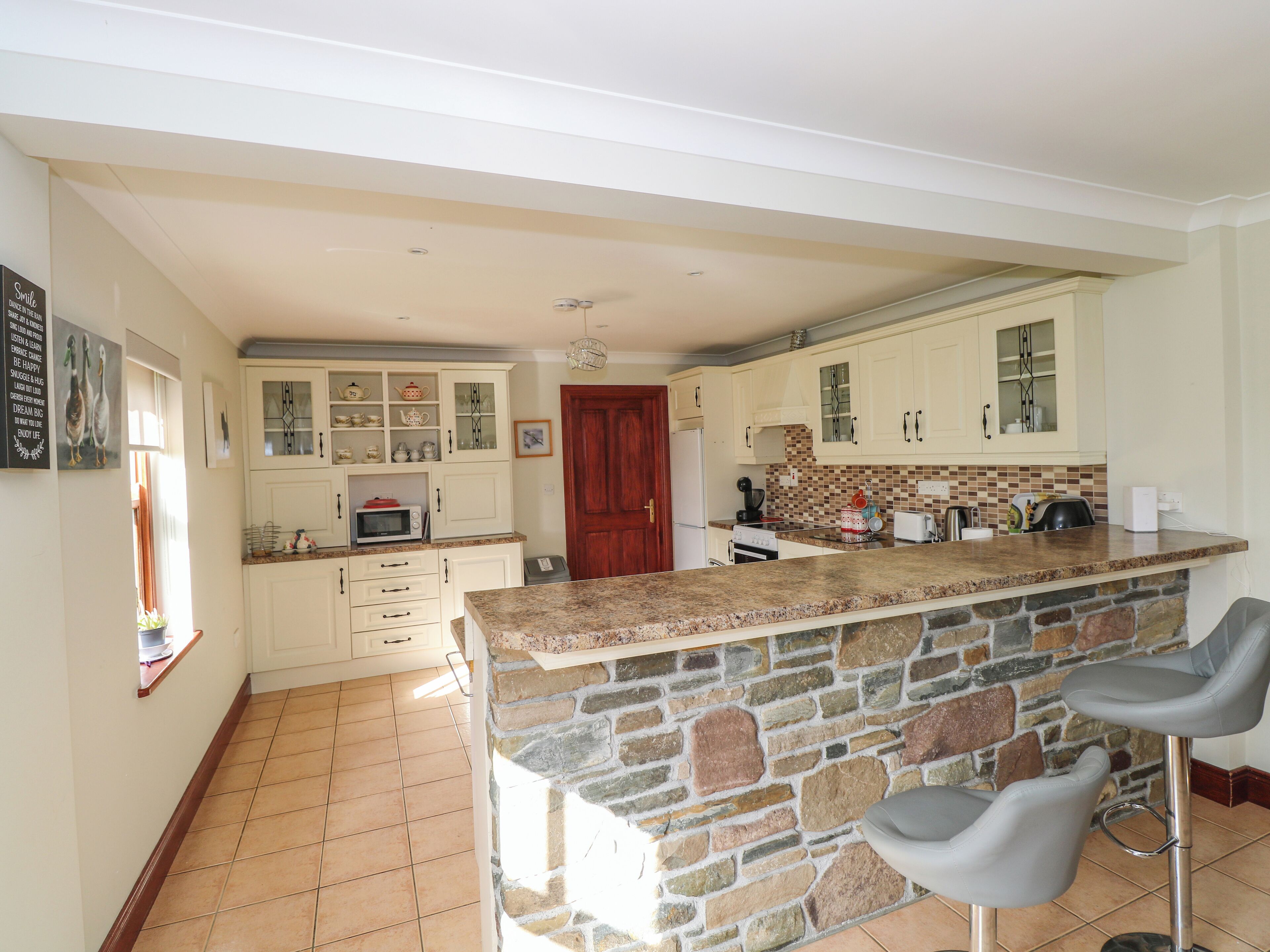 Dishwasher, cookware/dishes/utensils