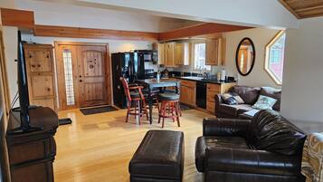 Televisión, reproductor de DVD y monitor de computadora