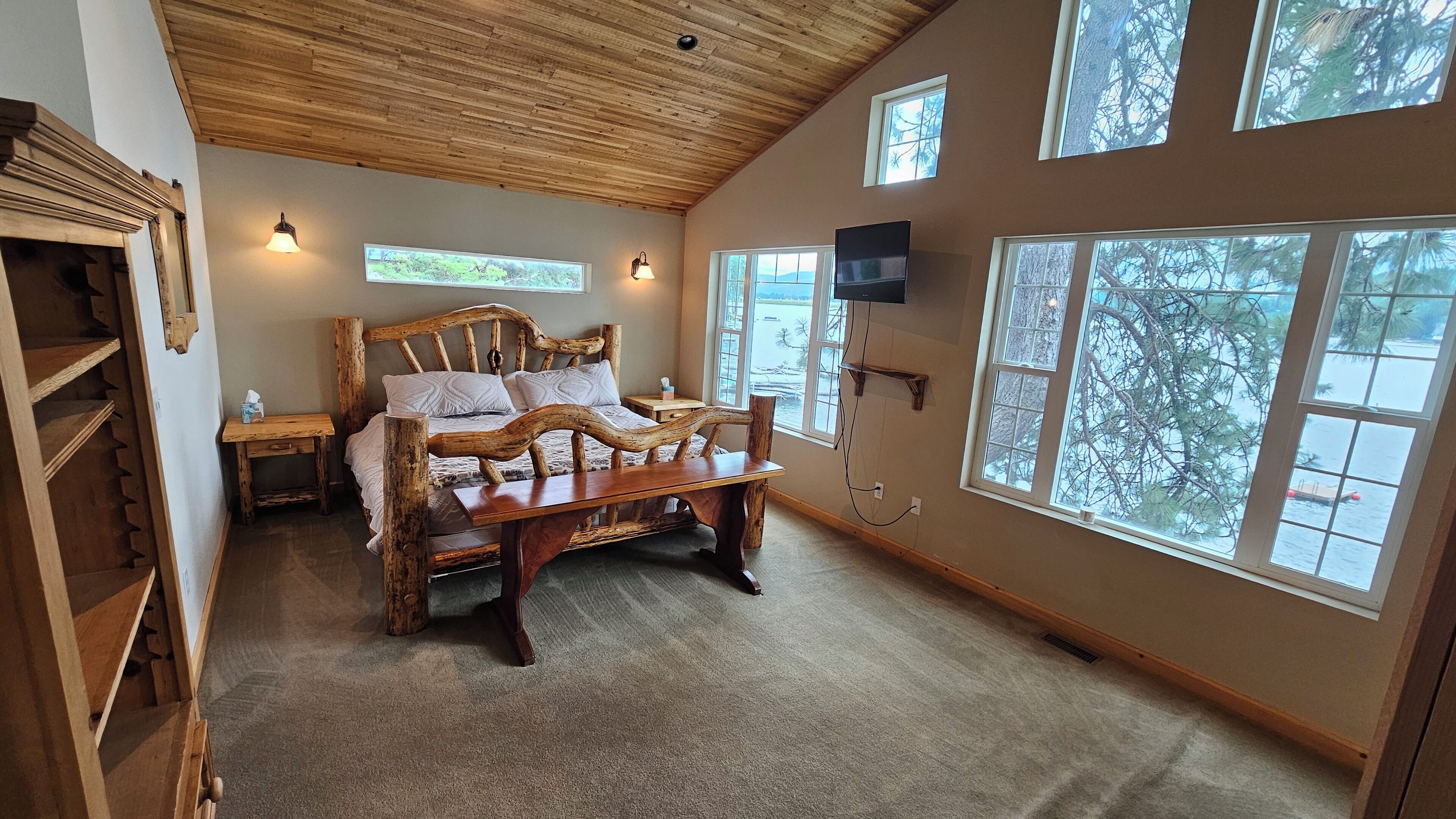 4 bedrooms, desk, free WiFi, bed sheets