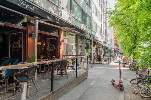 Cozy 1BR Downtown Home next to all Restaurants