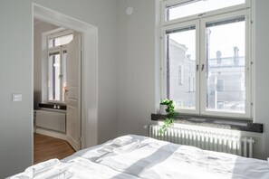 1 bedroom, desk, iron/ironing board, free WiFi
