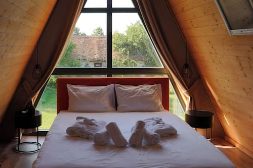 Fire Chalet | 2 bedrooms, laptop workspace, free WiFi