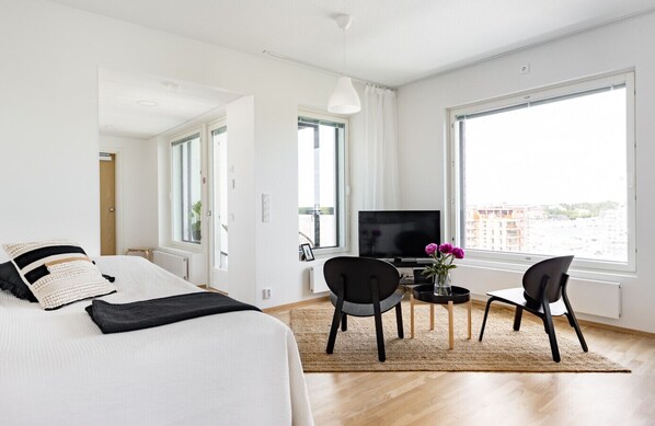 1 bedroom, desk, iron/ironing board, free WiFi - New 1BR Apt with Sauna, Balcony & 11th Floor Views (Tampere)