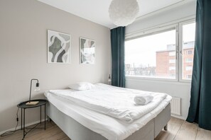 1 dormitorio, escritorio, tabla de planchar con plancha y wifi gratis