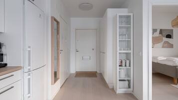 2 Schlafzimmer, Schreibtisch, schallisolierte Zimmer